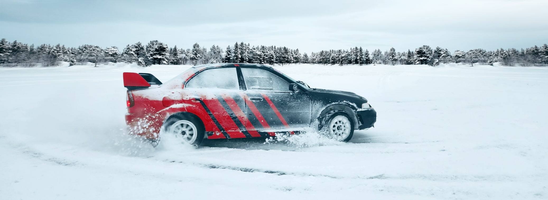 Гоночное такси на зимней трассе