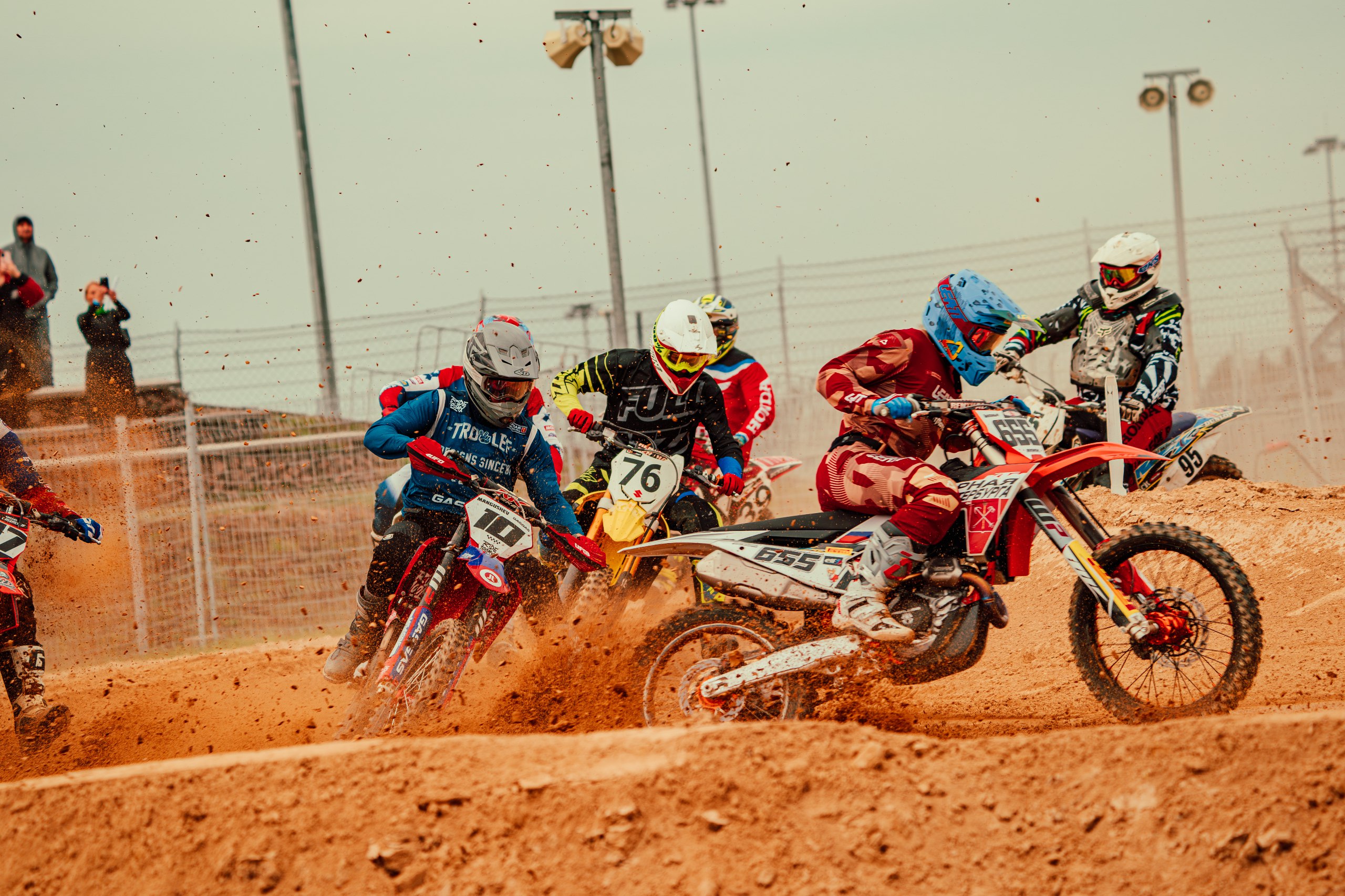 Важный шаг в развитии мотокросса: «Игора Драйв» и команда VB18 MX Academy объявили о начале сотрудничества